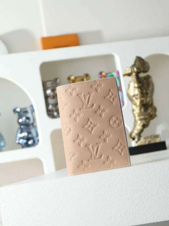 Picture of Louis Vuitton Wallets _SKUfw240693676fw